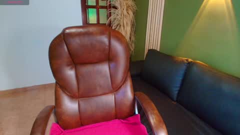 danielamonroe online show from September 9, 8:19 pm