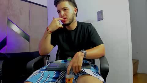 Snapshot of danielclarton chatting on October 6, 11:24 pm DANIEL online show from October 6, 11:24 pm