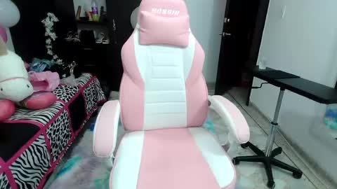 danielita_2001 online show from July 30, 9:25 pm