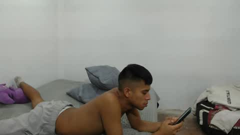 Snapshot of danielitopapii chatting on February 1, 2:56 pm danielitopapii online show from February 1, 2:56 pm