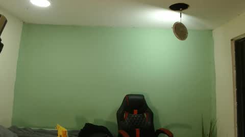 danielitopapii online show from February 17, 2:41 am