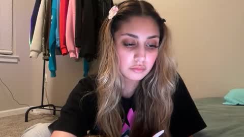 daniellarae1 online show from May 10, 5:34 am