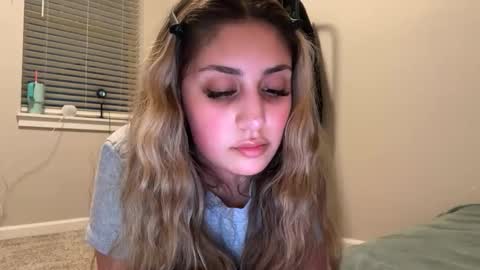daniellarae1 online show from May 20, 4:18 am
