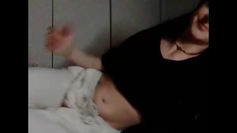 Snapshot of daniellbisous chatting on March 24, 4:06 am daniellbisous online show from March 24, 4:06 am