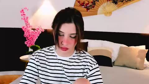 danielle_eddwards online show from March 24, 5:56 am