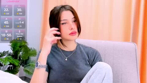 danielle_eddwards online show from April 5, 5:59 am