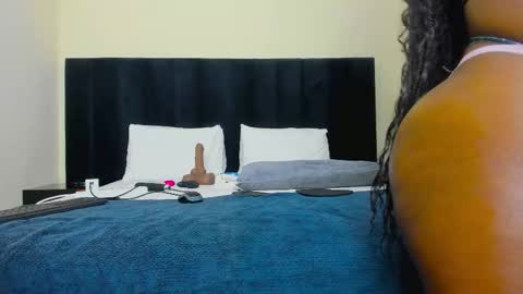 Snapshot of danielle_rock chatting on March 1, 8:55 pm danielle_rock online show from March 1, 8:55 pm