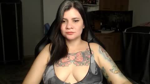 daniellerain online show from February 4, 11:42 pm