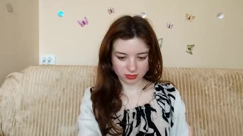 Mia online show from May 6, 7:02 am