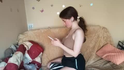 Mia online show from May 11, 4:04 pm