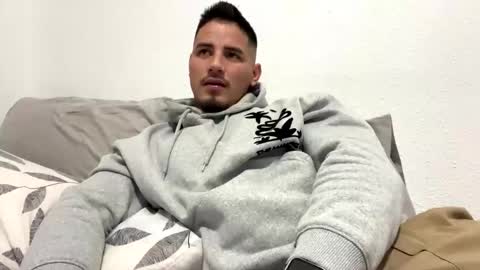 Snapshot of danielmilan chatting on January 10, 10:06 am THE BIG BOSS online show from January 10, 10:06 am