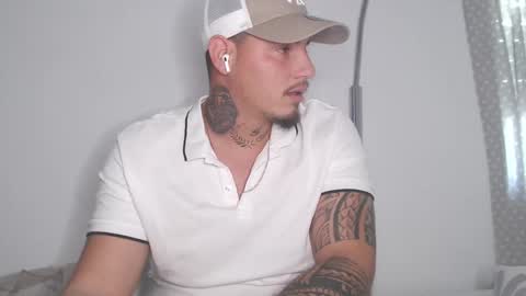 Snapshot of danielmilan chatting on January 19, 1:22 pm THE BIG BOSS online show from January 19, 1:22 pm