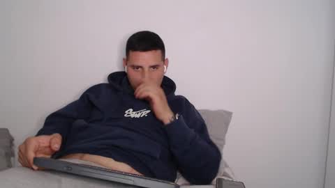 Snapshot of danielmilan chatting on February 9, 3:01 pm THE BIG BOSS online show from February 9, 3:01 pm