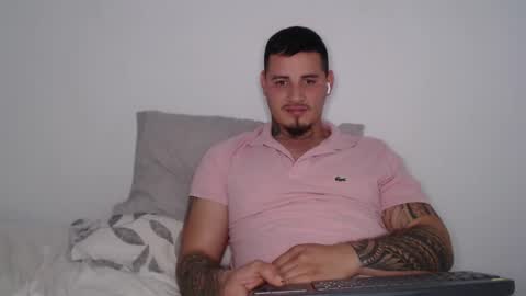 Snapshot of danielmilan chatting on February 9, 6:05 pm THE BIG BOSS online show from February 9, 6:05 pm