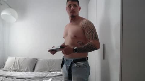 Snapshot of danielmilan chatting on February 10, 1:22 pm THE BIG BOSS online show from February 10, 1:22 pm
