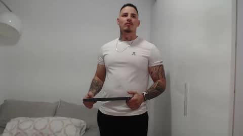Snapshot of danielmilan chatting on February 25, 2:11 pm THE BIG BOSS online show from February 25, 2:11 pm