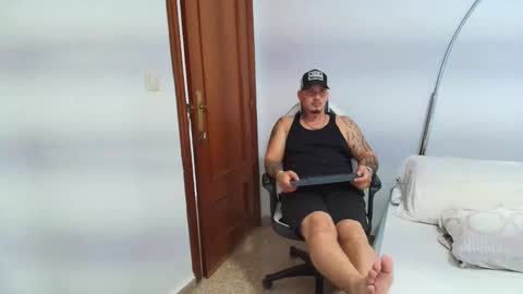 Snapshot of danielmilan chatting on September 12, 10:37 am THE BIG BOSS online show from September 12, 10:37 am