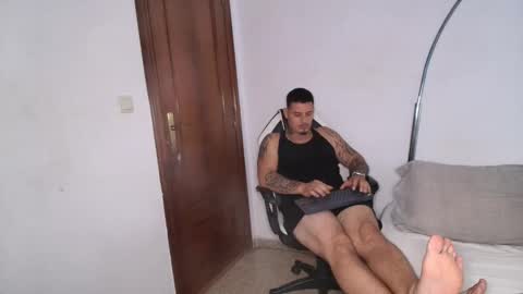 Snapshot of danielmilan chatting on September 21, 9:22 am THE BIG BOSS online show from September 21, 9:22 am