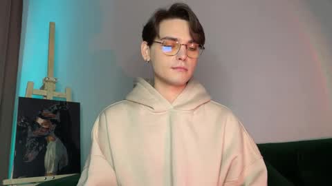 danieltuckerr online show from November 12, 10:20 pm