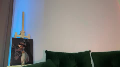 danieltuckerr online show from November 18, 1:00 am