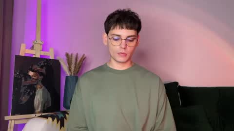 danieltuckerr online show from May 9, 12:16 am