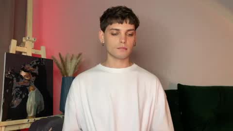 danieltuckerr online show from May 14, 9:32 pm