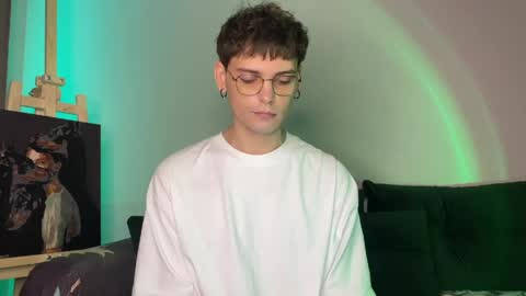 danieltuckerr online show from May 17, 10:17 pm