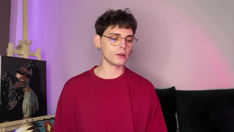 danieltuckerr online show from May 19, 10:10 am