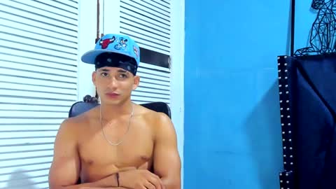 Snapshot of danii_scot chatting on January 21, 10:19 am Dani online show from January 21, 10:19 am