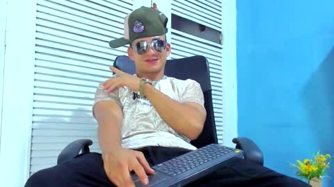 Snapshot of danii_scot chatting on February 10, 4:08 am Dani online show from February 10, 4:08 am