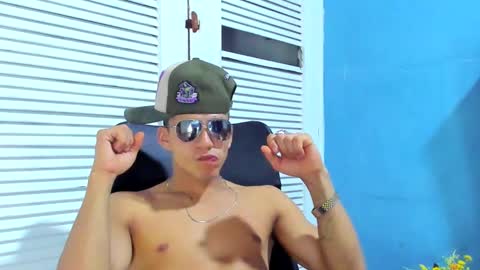Snapshot of danii_scot chatting on February 10, 7:15 am Dani online show from February 10, 7:15 am