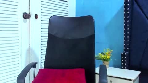 Snapshot of danii_scot chatting on February 18, 3:53 am Dani online show from February 18, 3:53 am