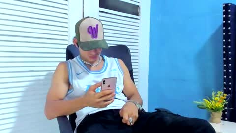 Snapshot of danii_scot chatting on February 20, 4:07 am Dani online show from February 20, 4:07 am