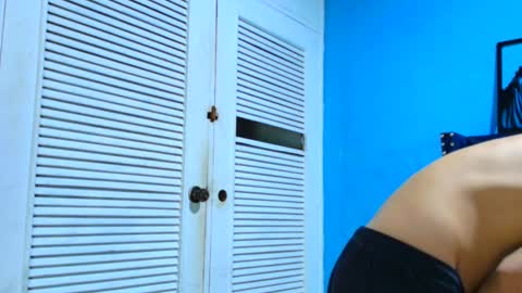 Snapshot of danii_scot chatting on March 7, 7:19 am Dani online show from March 7, 7:19 am