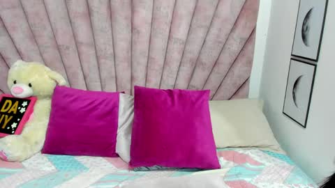 DaniiBelluci  online show from May 20, 3:34 am