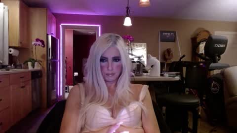 Snapshot of danikawhite69 chatting on September 22, 5:53 am DanikaWhite69 online show from September 22, 5:53 am