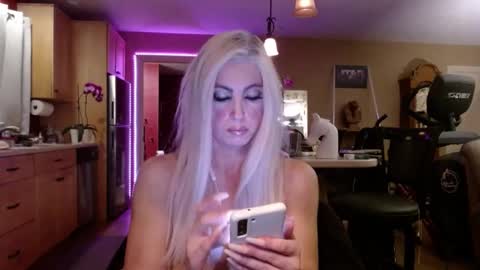 Snapshot of danikawhite69 chatting on October 5, 7:17 am DanikaWhite69 online show from October 5, 7:17 am