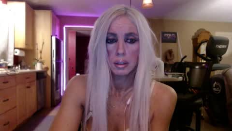 DanikaWhite69 online show from April 16, 1:01 pm