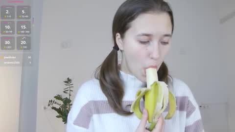 danikazola online show from February 7, 2:43 pm