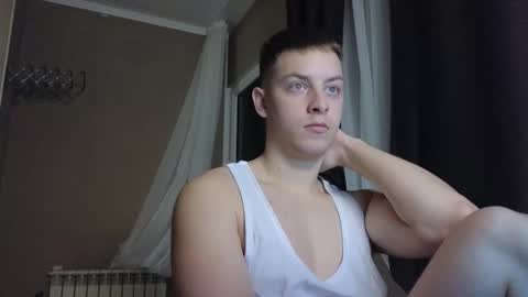 Snapshot of danila_trezzini chatting on February 14, 10:06 pm danila online show from February 14, 10:06 pm