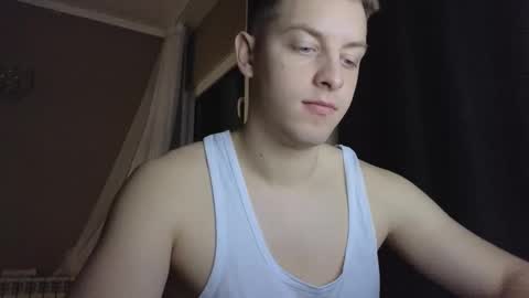 Snapshot of danila_trezzini chatting on February 16, 11:34 pm danila online show from February 16, 11:34 pm