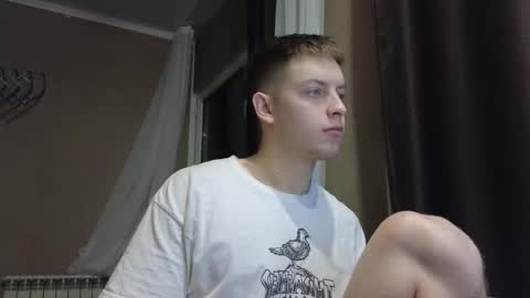 Snapshot of danila_trezzini chatting on February 21, 11:39 pm danila online show from February 21, 11:39 pm