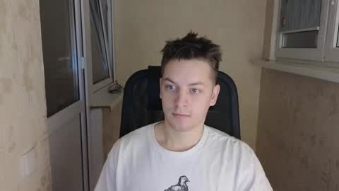 Snapshot of danila_trezzini chatting on March 6, 9:00 pm danila online show from March 6, 9:00 pm