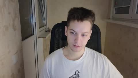 Snapshot of danila_trezzini chatting on March 9, 11:09 pm danila online show from March 9, 11:09 pm