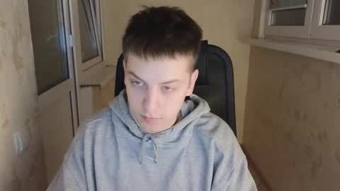 Snapshot of danila_trezzini chatting on March 10, 11:21 pm danila online show from March 10, 11:21 pm