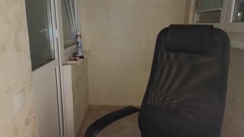 Snapshot of danila_trezzini chatting on March 12, 1:23 am danila online show from March 12, 1:23 am