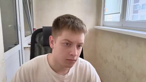 Snapshot of danila_trezzini chatting on March 16, 6:39 am danila online show from March 16, 6:39 am