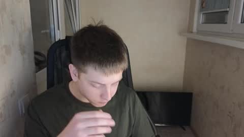 Snapshot of danila_trezzini chatting on March 19, 10:25 pm danila online show from March 19, 10:25 pm