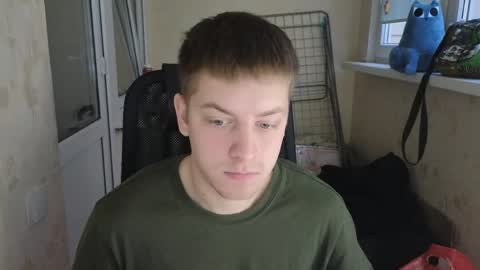 Snapshot of danila_trezzini chatting on March 22, 3:43 am danila online show from March 22, 3:43 am