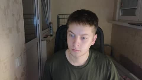 Snapshot of danila_trezzini chatting on March 23, 10:47 pm danila online show from March 23, 10:47 pm